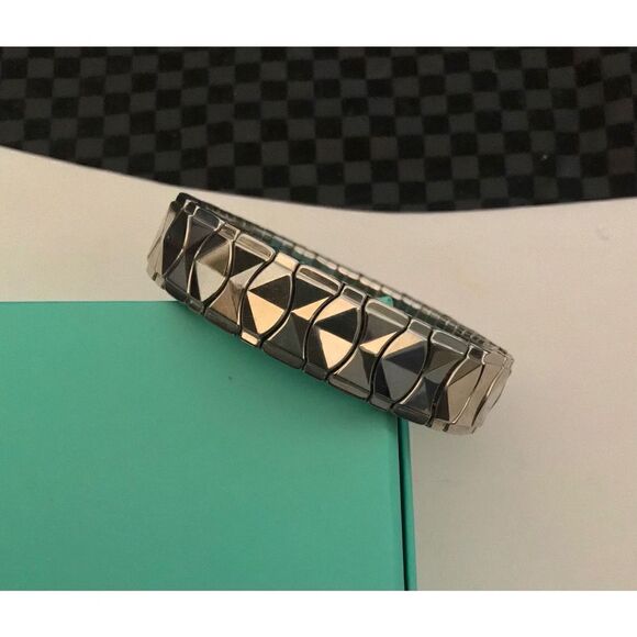 Sparkling High Polished Diamond Cut & Faceted Stretch Bracelet - Picture 1 of 3